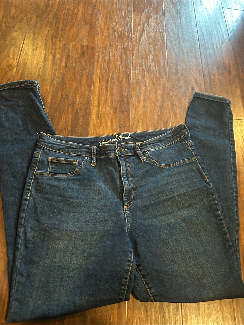 Universal Thread Women’s Dark Wash Skinny Jeans 14 32L